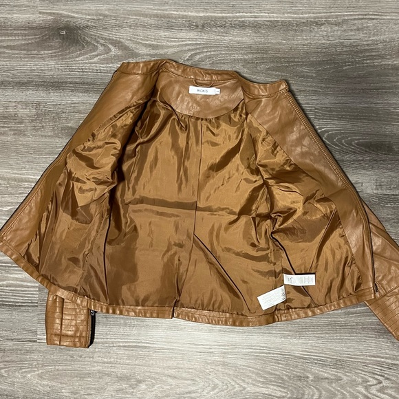 Faux leather tan bomber jacket - Picture 5 of 8